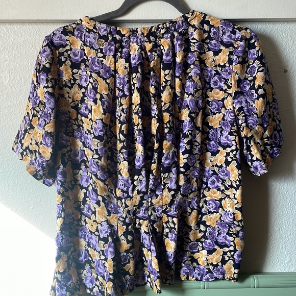 Vintage short sleeve button down floral rayon blouse - Picture 6 of 6